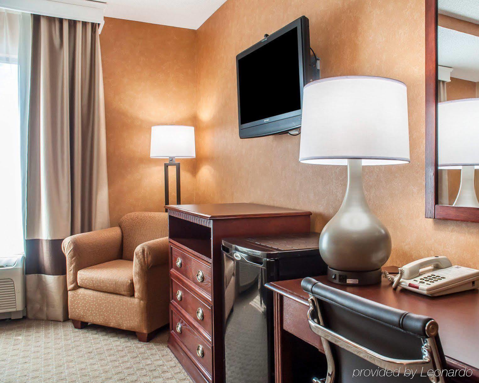 Quality Inn Near Walden Galleria Mall Cheektowaga Exteriér fotografie