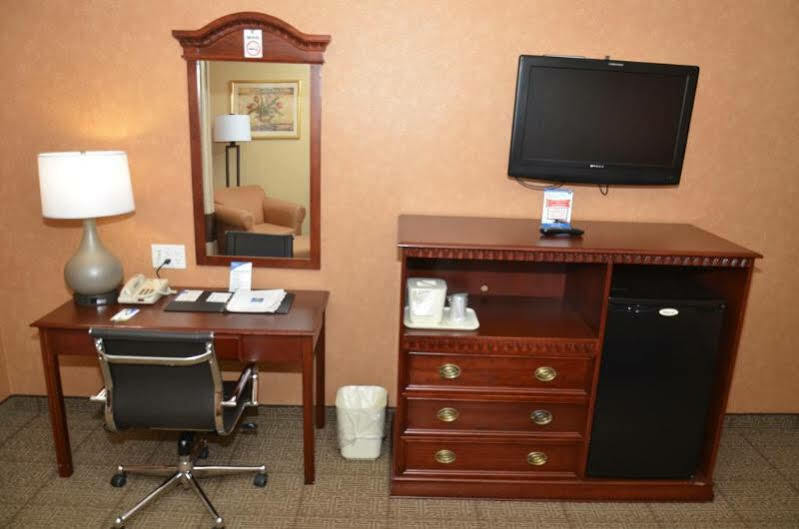 Quality Inn Near Walden Galleria Mall Cheektowaga Exteriér fotografie